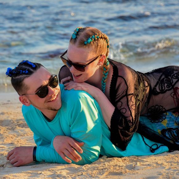 Meet your Posher, Dee - Picture 1 of 1